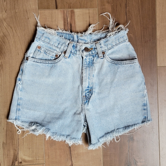 Levi's Pants - Vintage Levi's 550 Shorts | Size 23